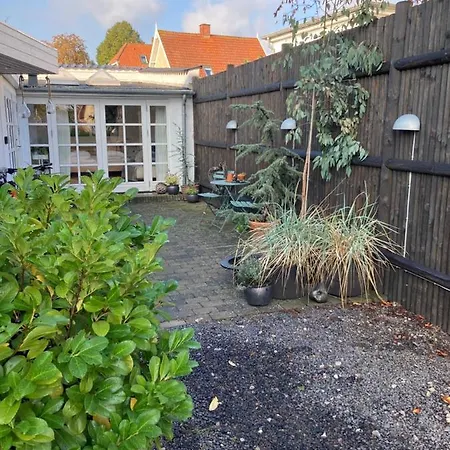 Nyaraló Charmerende I Centrum Præstø
